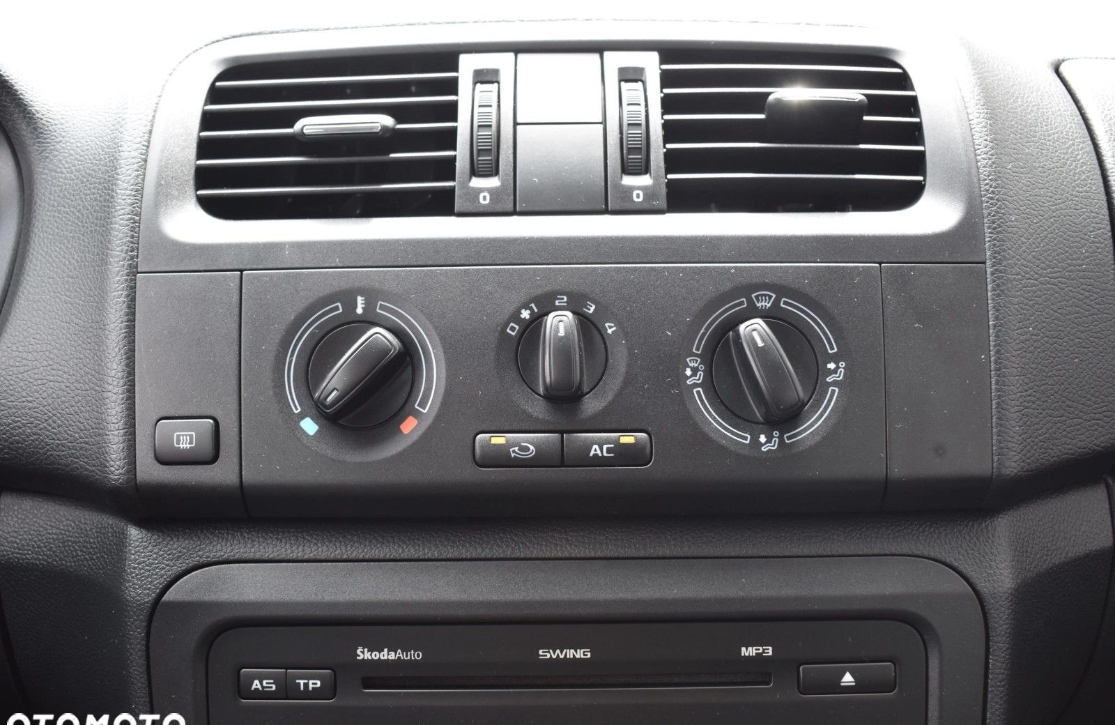 Skoda Roomster cena 29900 przebieg: 93262, rok produkcji 2013 z Poznań małe 562